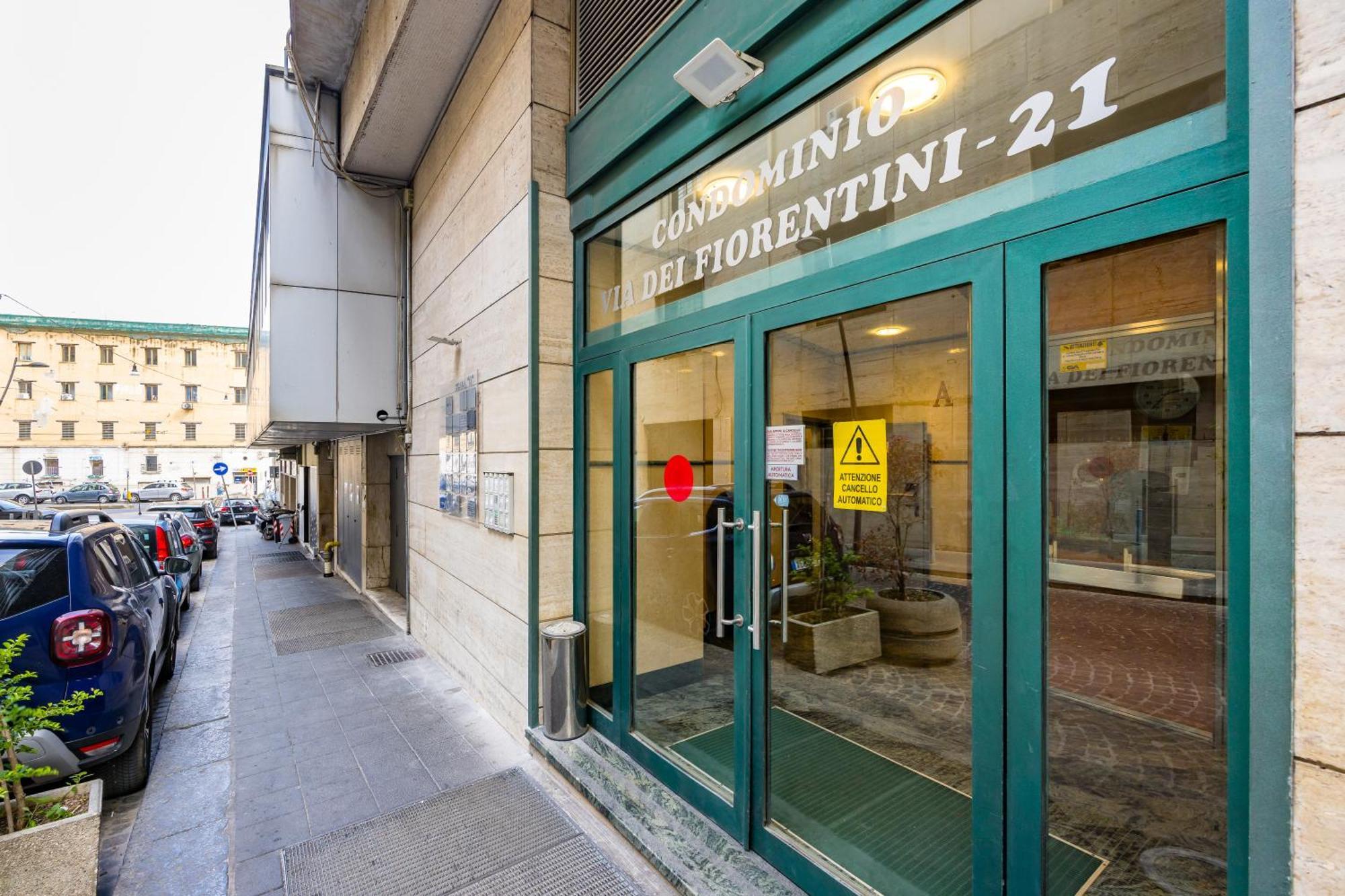 Appartamento New In The Heart Of Naples-attwenty-one Coral